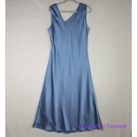 New! White House Black Market Sleeveless Satin Slip Dress‎ in blue, size 8 - Picture 4 of 14